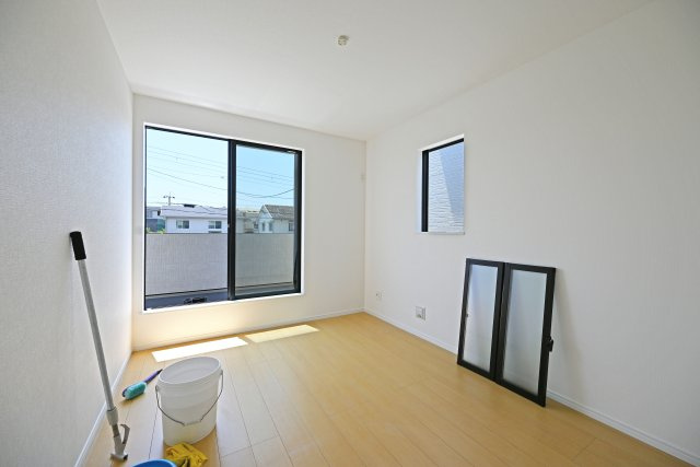ハートフルタウン東園田町3丁目新築一戸建て全6区画│4LDK+駐車2台可 の寝室|2階主寝室想定の洋室です。シンプルな間取りになっているのでどんな家具でも合います。