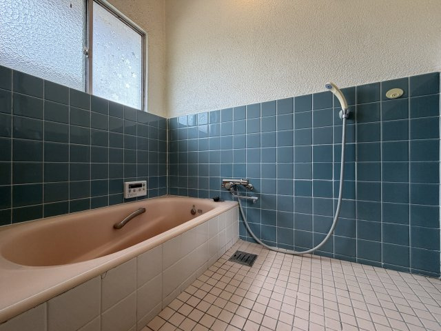 御所市古瀬　中古戸建の浴室