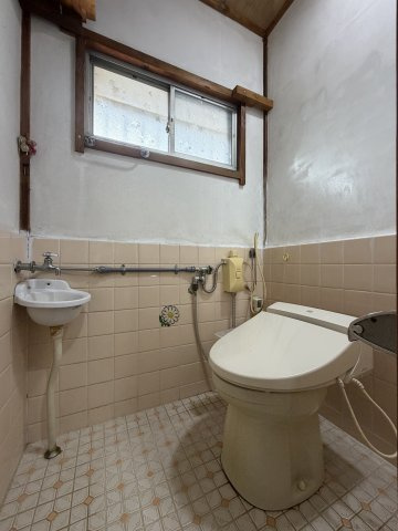 御所市古瀬　中古戸建のトイレ