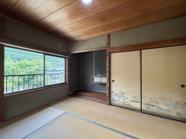 御所市古瀬　中古戸建の和室|2階和室６帖♪