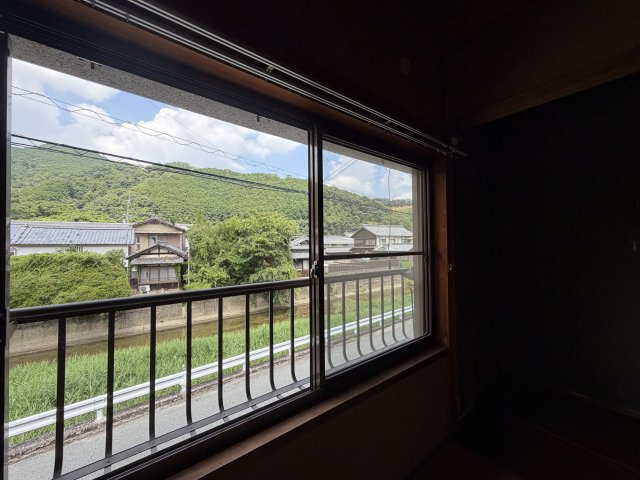 御所市古瀬　中古戸建の和室|物件からの景色♪自然いっぱいの景色に癒されます!(^^)!