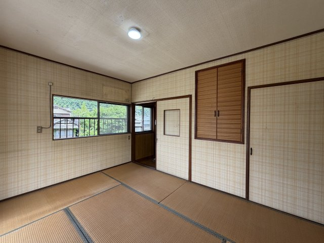 御所市古瀬　中古戸建の和室|2階和室６帖♪