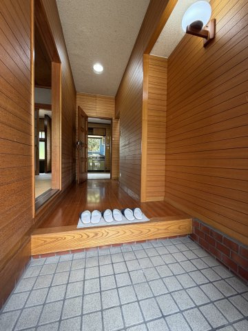 御所市古瀬　中古戸建の玄関|玄関