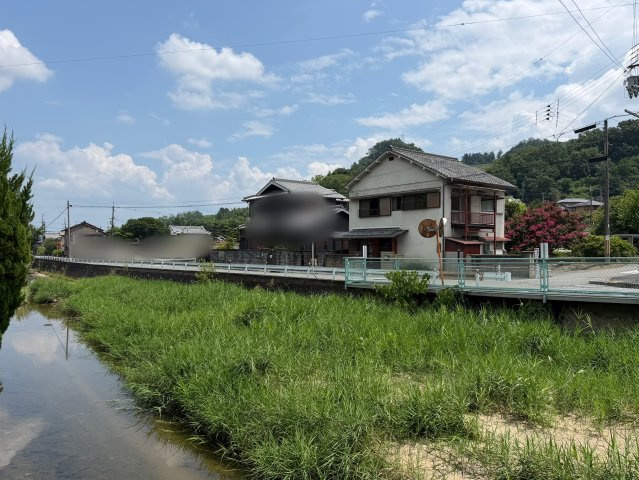 御所市古瀬　中古戸建の外観|小学校・中学校徒歩約5分♪