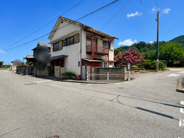 御所市古瀬　中古戸建の外観|自然に囲まれた古瀬で、新しい暮らしを始めませんか♪