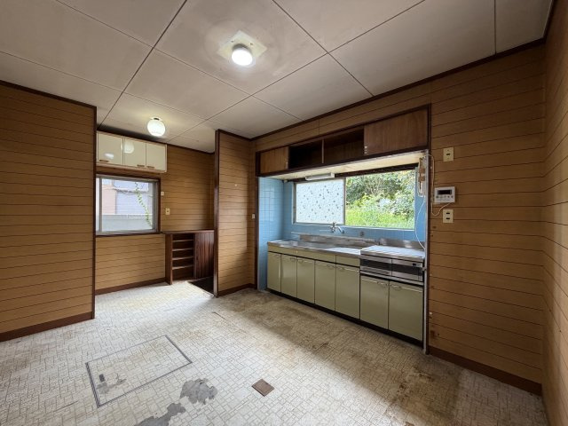 御所市古瀬　中古戸建の居間・リビング|DK9帖♪
