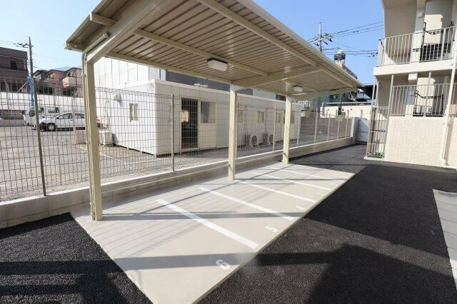 ＧＥＮＯＶＩＡ西川口Ⅱの駐車場