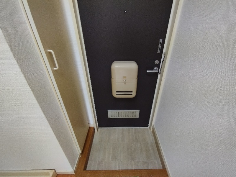 小呂ハイツの玄関