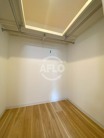 ラ フェリーチェ難波　高津小学校区の収納|ラ フェリーチェ難波　ウォークインクローゼット
