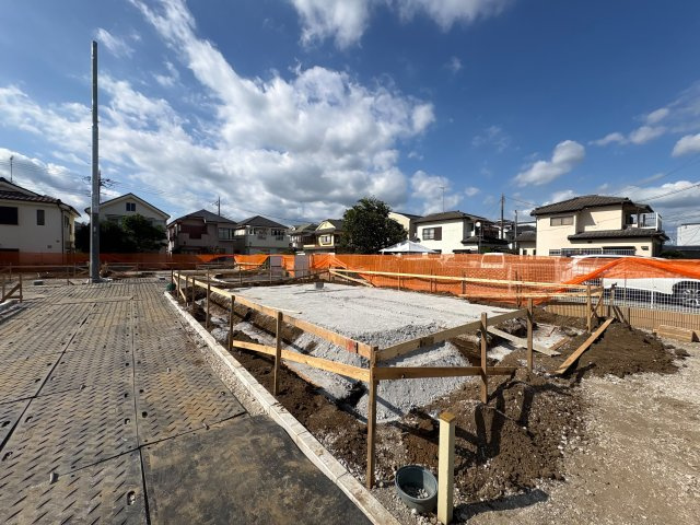 《仲介手数料半額》狭山市中央4丁目BLOOMING GARDEN全4棟　4号棟の前面道路含む現地写真