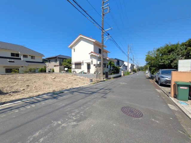 家族の暮らしを彩る　設備充実の４LDK　の前面道路含む現地写真|前面道路