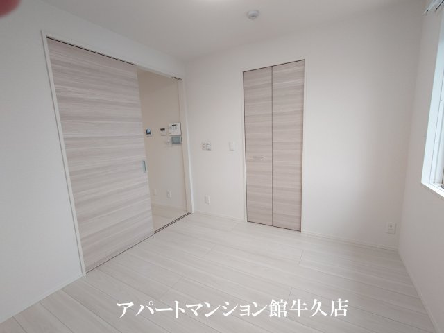 D-Invest栄町の洋室
