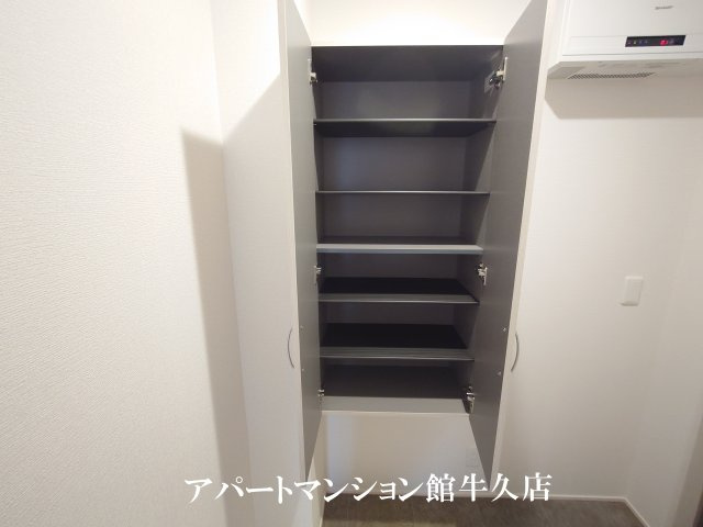 D-Invest栄町の収納