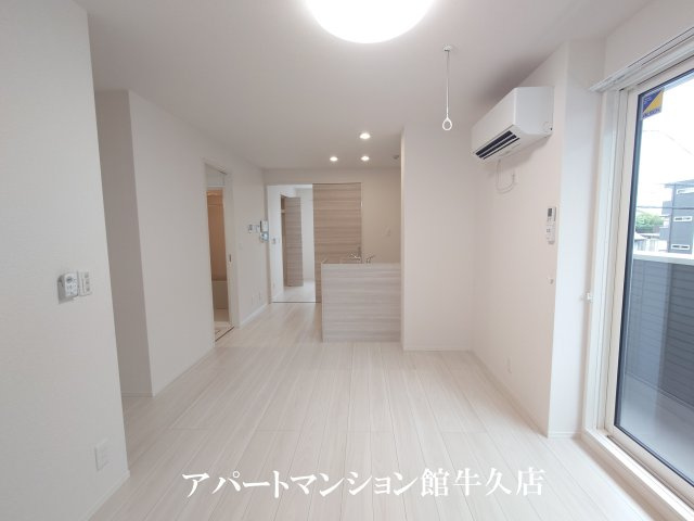 D-Invest栄町の居間・リビング