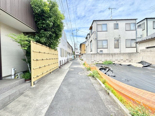 目黒区下目黒４丁目の売地の前面道路含む現地写真