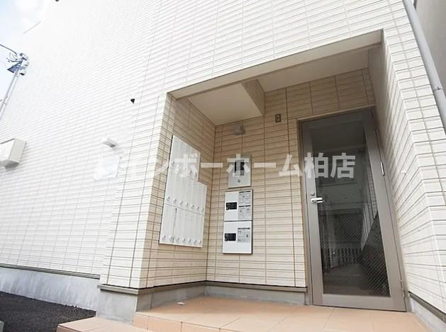 特典：仲介手数料が無料です!!のエントランス|落ち着いたエントランスです