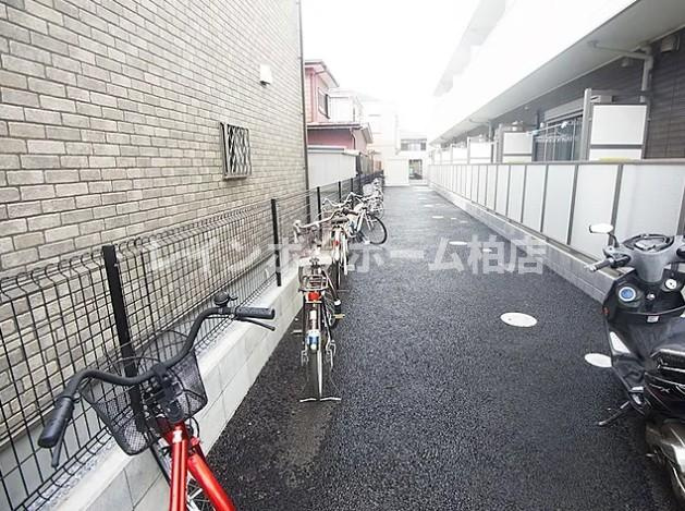 特典：仲介手数料が無料です!!のその他共用部分|駐輪スペースです