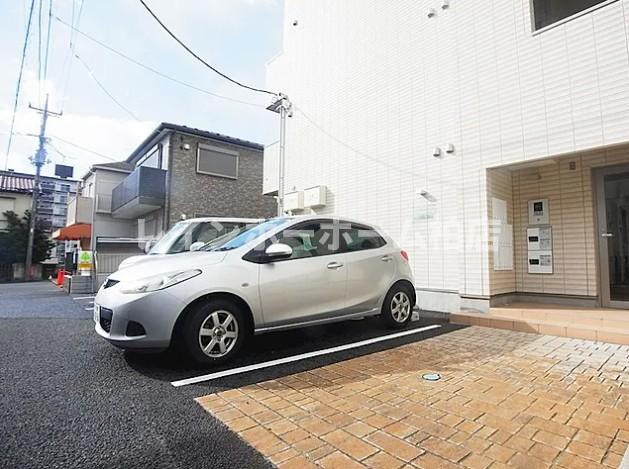 特典：仲介手数料が無料です!!の駐車場|駐車場です
