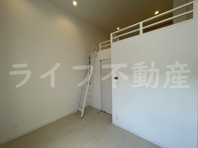 プラムハウス｜VR内覧可能です♪の居間・リビング|こちらの居間で趣味の時間をお楽しみください