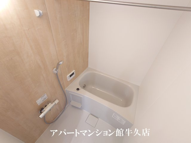 D-Invest栄町の浴室