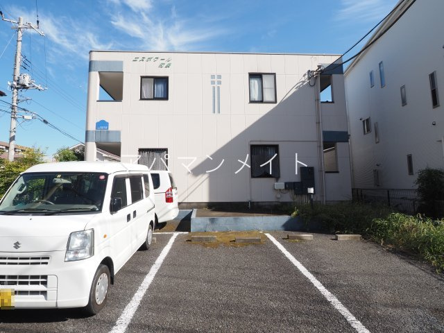 【駐車場】 | エスポワール和泉 | 駐車場に車を止められます