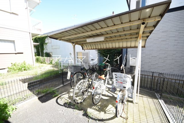 【その他共用部分】 | エスポワール和泉 | 駐輪場です