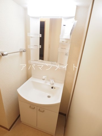 【洗面所】 | エスポワール和泉 | スペースが確保できる洗面所です