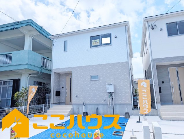 南城市知念安座真第2　新築戸建て　全2棟　1号棟の外観|防犯カメラが付いたセキュリティの高いお家です！