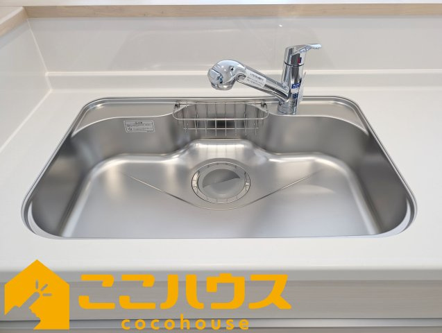 南城市知念安座真第2　新築戸建て　全2棟　1号棟のキッチン|洗い物のしやすいワイドシンク