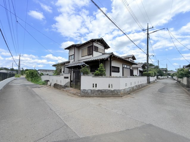 つくばみらい市南太田中古戸建の前面道路含む現地写真
