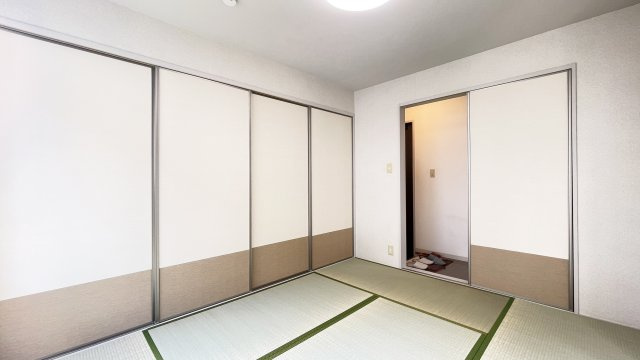 シャーメゾンⅡ番館の居間・リビング