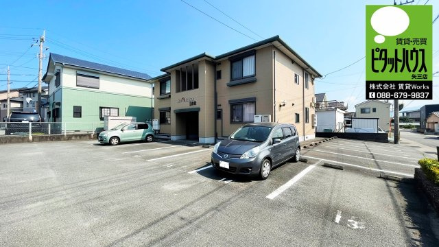 シャーメゾンⅡ番館の外観