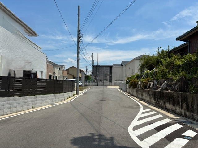 【前面道路含む現地写真】の画像