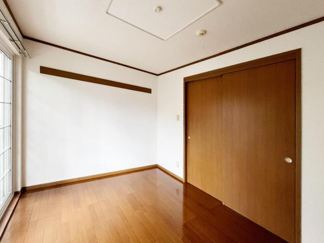 エテルネルの洋室