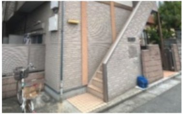 練馬区南田中３丁目のアパートのエントランス
