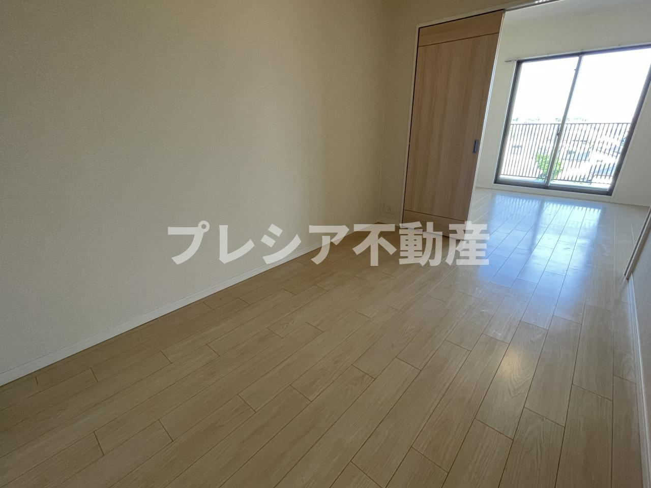 甲子園三番町ハイツの洋室
