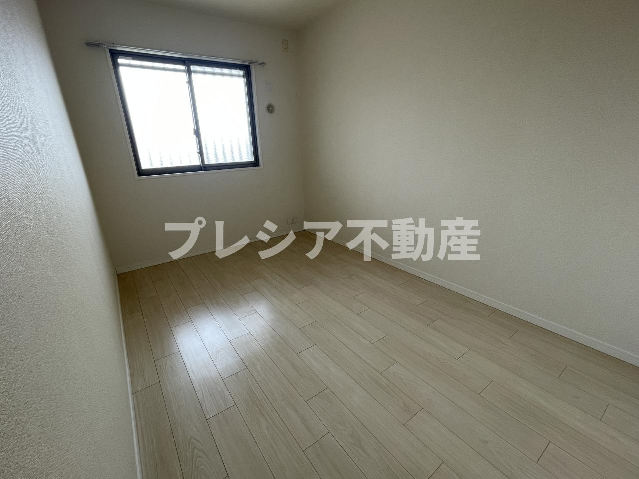 甲子園三番町ハイツの洋室