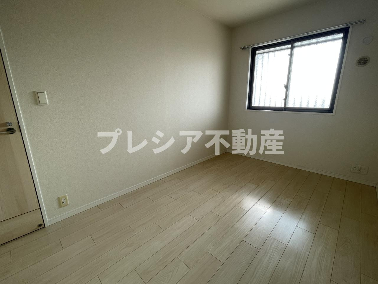 甲子園三番町ハイツの洋室