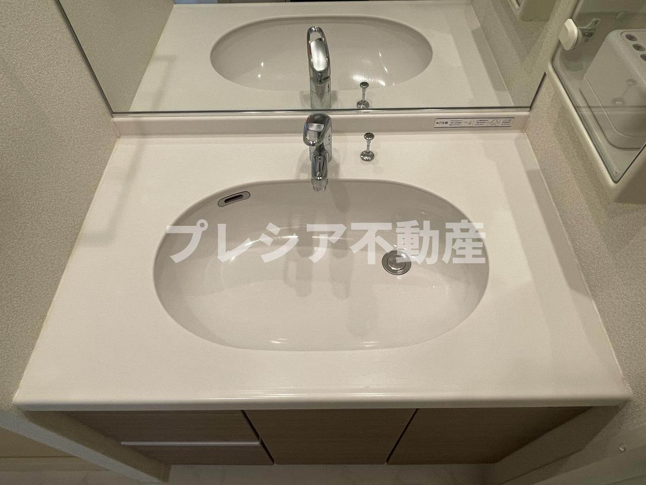 甲子園三番町ハイツの独立洗面台