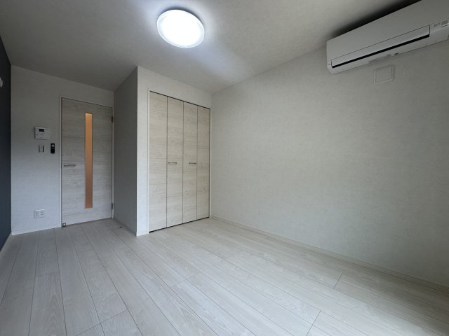 川崎市多摩区中野島６丁目のアパートの居間・リビング