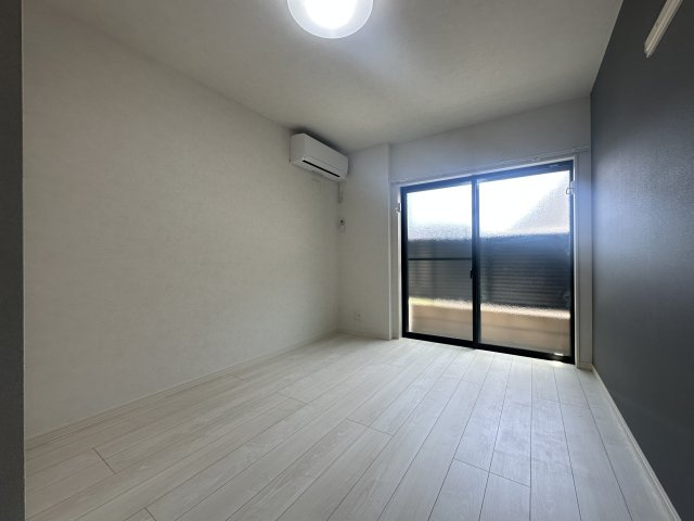 川崎市多摩区中野島６丁目のアパートの居間・リビング