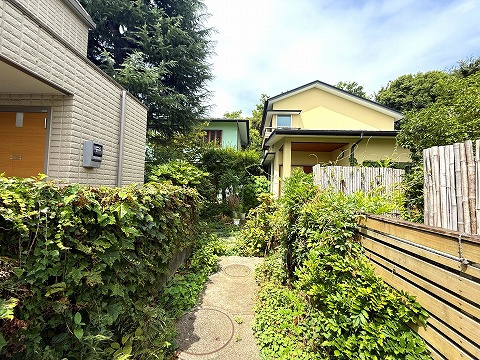 【外観】 | 【仲介手数料１，３２０万円が無料！】■祐天寺駅５分■４１０平米（１２４坪） | 決算キャンペーン中！
家計応援サービスの限界に挑戦中！
詳細は「諸費用」欄をご確認下さい！
■祐天寺駅5分
■４１０平米（１２４坪）
■通路幅2.6米あり
■各ハウスメーカーをお安くご紹介可能