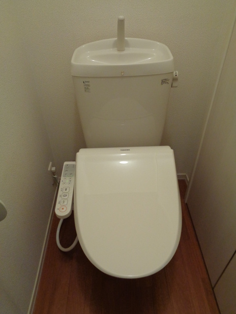 ダリアコープのトイレ|トイレは嬉しい温水洗浄便座