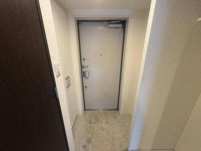 エグゼ江坂の玄関
