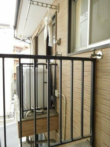 経堂5丁目アパートのバルコニー
