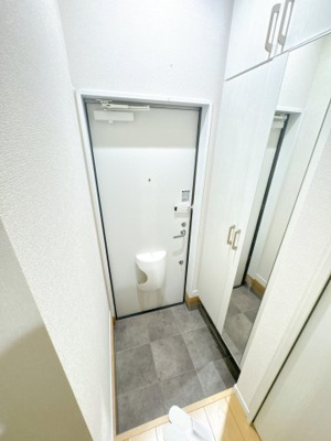 【玄関】 | ＴＢＴ | ※同物件・同タイプの写真です
