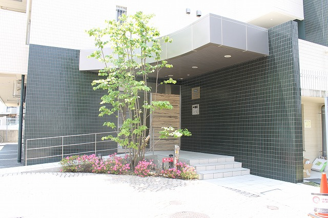 【エントランス】パークフラッツ緑地公園 