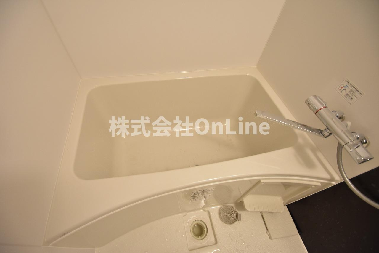 東大阪市小若江１丁目のアパートの浴室