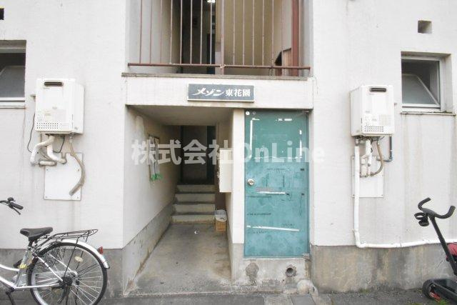 東大阪市池島町３丁目の賃貸マンションのエントランス