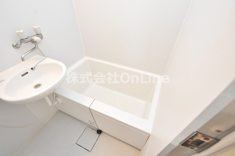 東大阪市小阪本町２丁目の賃貸マンションの浴室